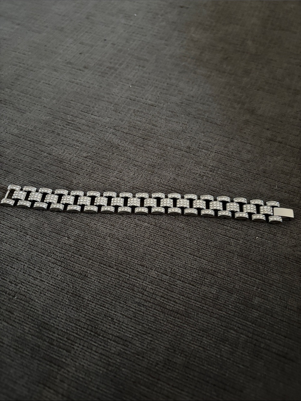 Stainless steel CZ Cuban Link Bracelet. 8 inch. Men or women